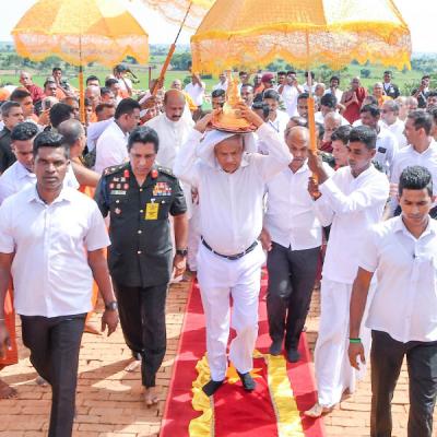 දීඝවාපී සෑ ගර්භයේ සර්වඥ ධාතුන් තැන්පත් කිරීම ජනපති මූලිකත්වයෙන්