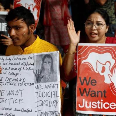 ඉන්දීය වෛද්‍ය සිසුවියගේ ඝාතනයට විරෝධය පා වෛද්‍යවරු වැඩවර්ජනයක