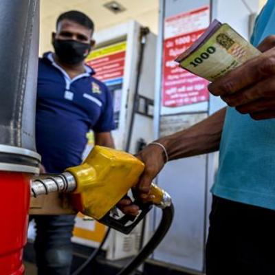 92 පෙට්‍රල්, සුදු ඩීසල් සහ භූමිතෙල් මිල ඉහළට