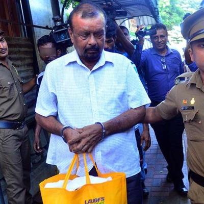 එස්.එම්.ට පිටින් කෑම බෑ