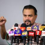 "කාගෙද මේ මූණිස්සම්..." විමල් යුද්ධය ගැන සෝ ගී ගයයි