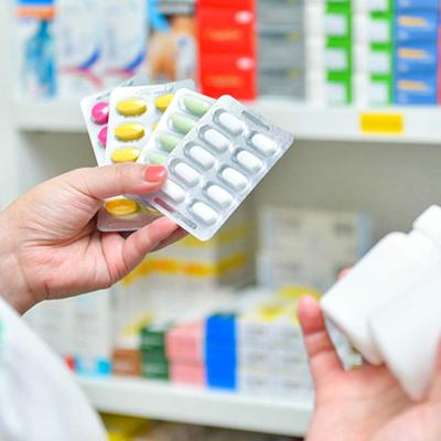 ප්‍රමිතියකින් තොර ඖෂධ අලෙවි සැල් 82ක බලපත්‍ර තාවකාලිකව අත්හිටුවයි